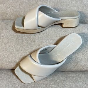 NIB (7.5) Santuary milk ivory cream genuine leather lightest wood square opentoe